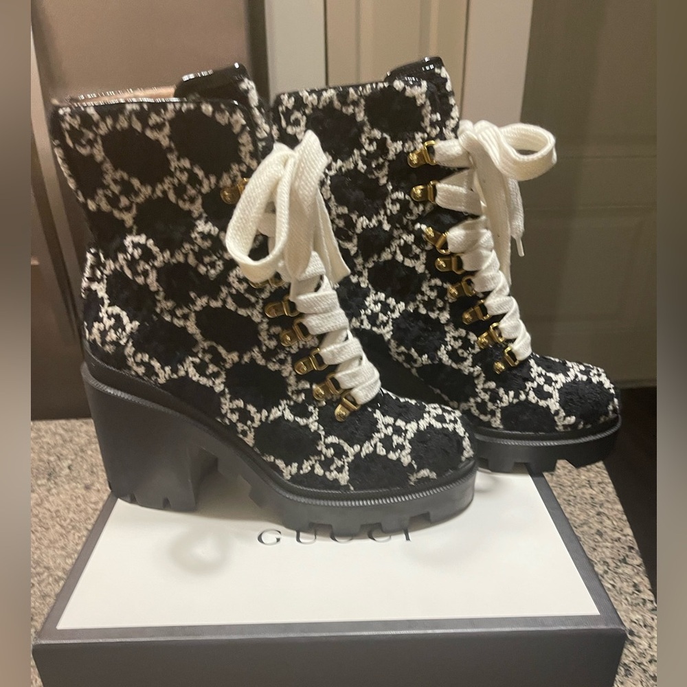 Gucci GG Black and White Tweed ankle boots Size 40